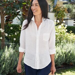 FRANK & EILEEN Barry Tailored Button Down Shirt in White Linen
